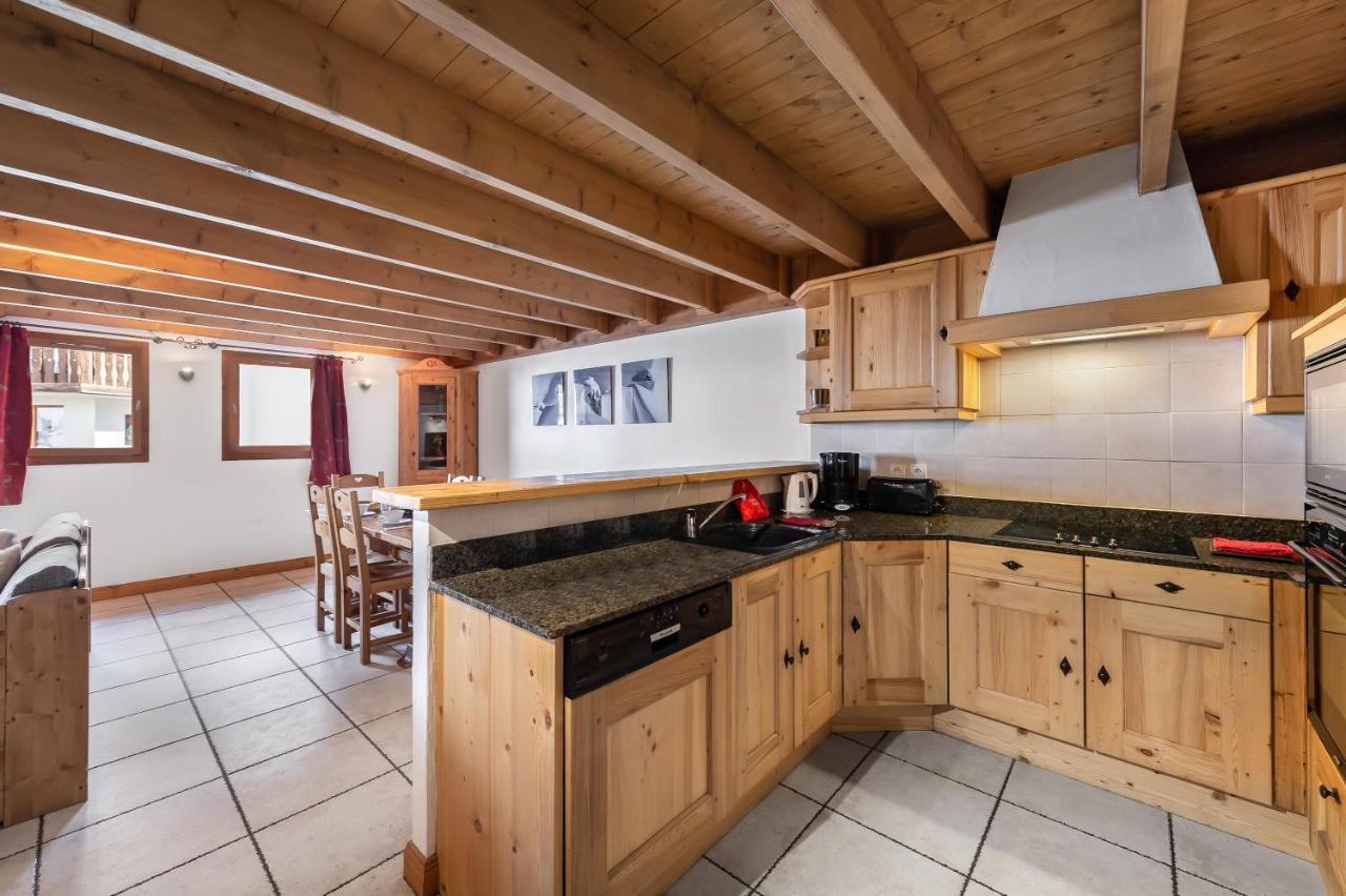 Les Du Val Claret By Explorhome