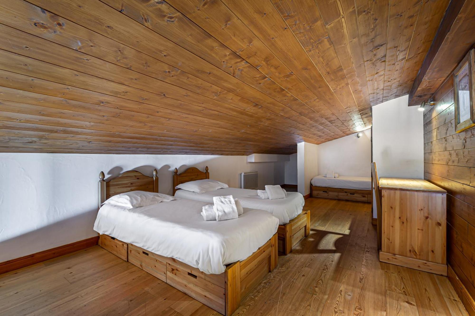 Apartment Les Du Val Claret By Explorhome